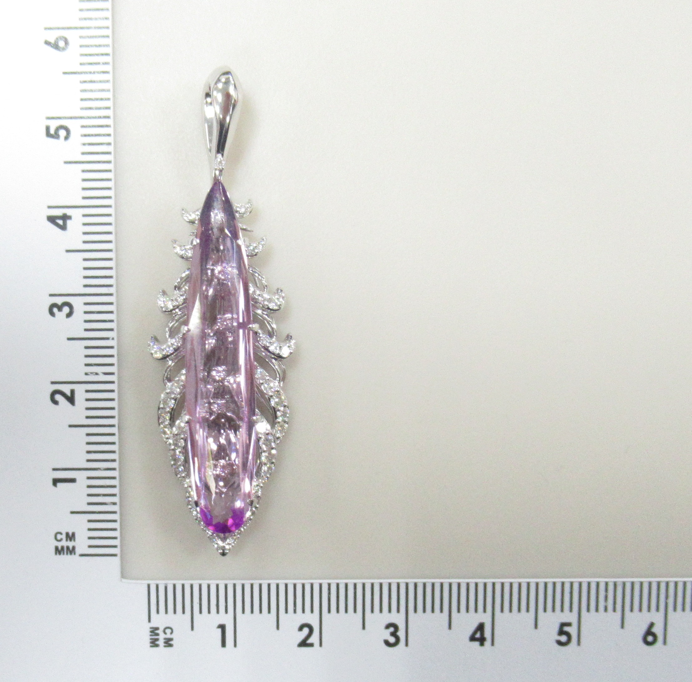 10411-000031 Подвеска (Au 750)